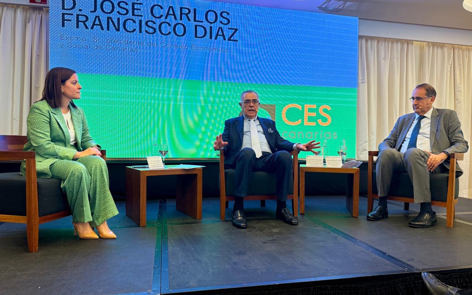 El CES participa en el encuentro del sector tabaquero que muestra el liderazgo industrial de Canarias